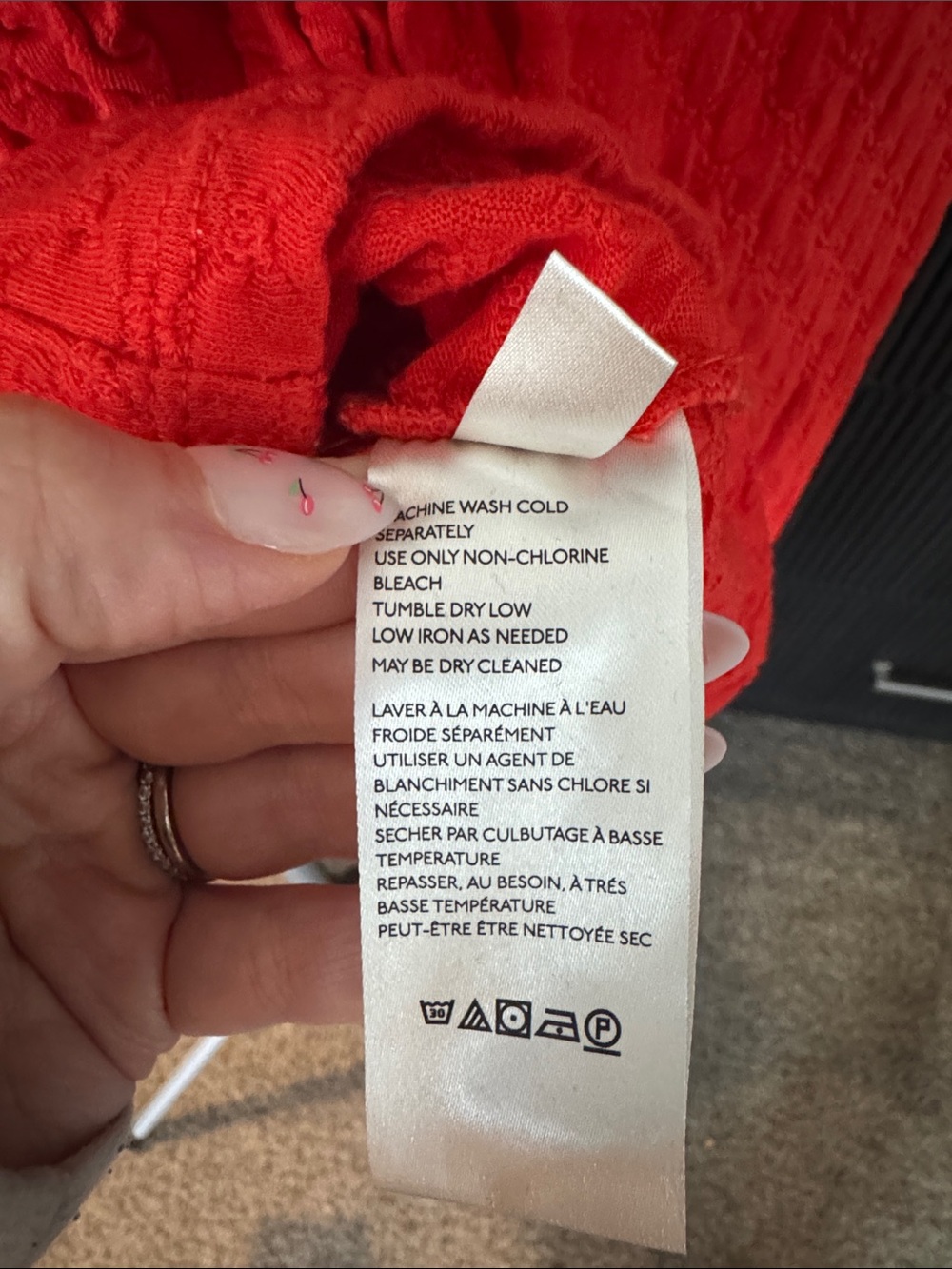 Red Ruched Button-Front Long Sleeve Crop Top - Picture 6 of 7